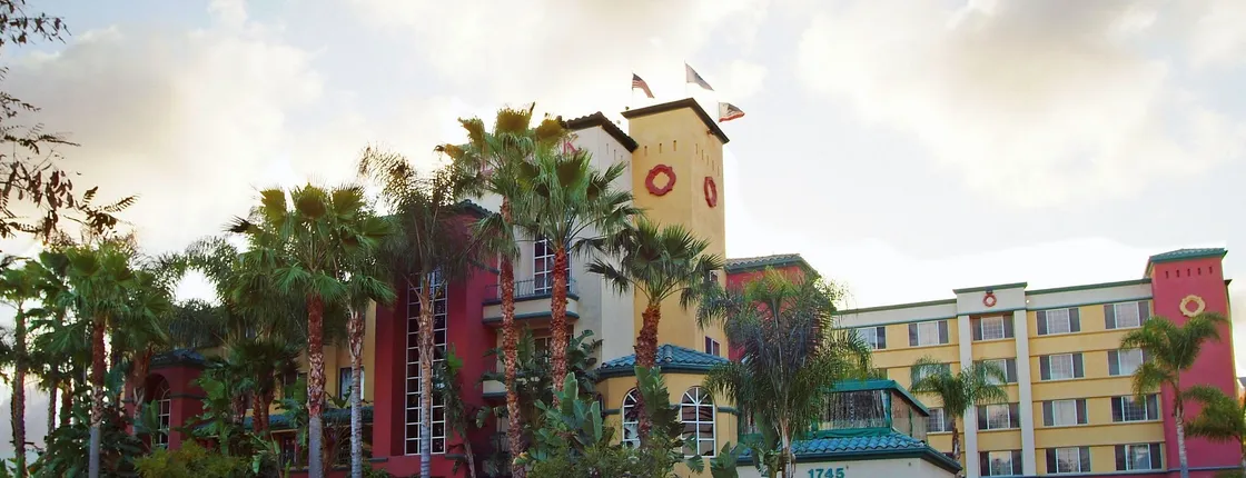Peacock Suites