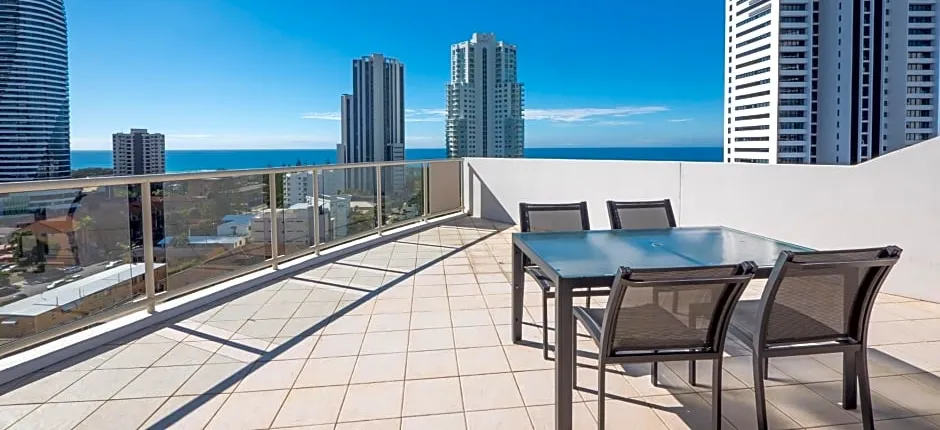 Broadbeach Savannah Resort