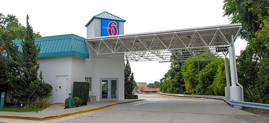 Motel 6-Warwick, RI - Providence Airport - I-95