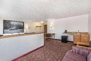 Super 8 Fountain