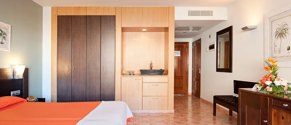 LIVVO Lago Taurito Hotel & Aquapark - All Inclusive