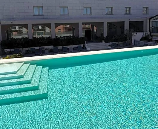Hotel For You