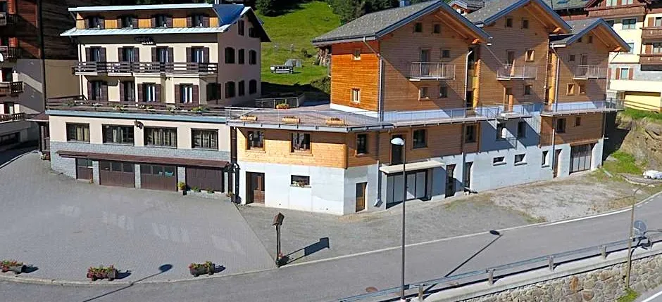 Hotel Meublè Adler - Rooms & Mountain Apartments
