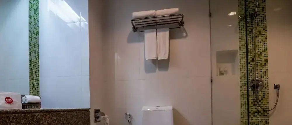 NIDA Rooms Phuket Marina Rose