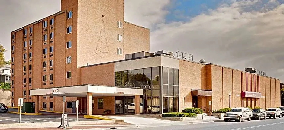 Ramada by Wyndham Marquette