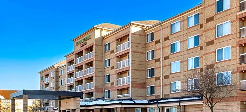 Courtyard by Marriott Cleveland Airport South