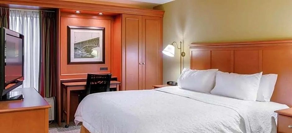 Pittsburgh Airport Inn and Suites