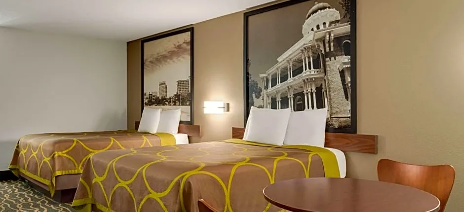 Super 8 by Wyndham Pearl/Jackson/East