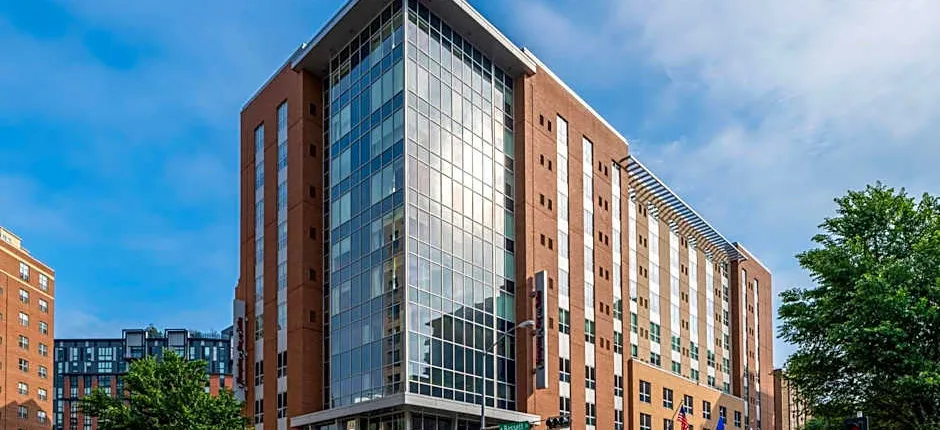 Hampton Inn By Hilton & Suites Madison Downtown