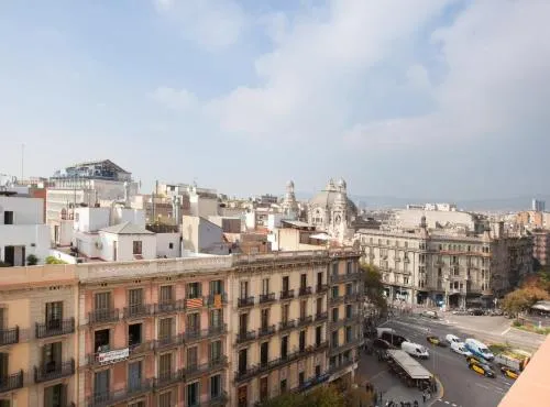 Penthouse with terrace in Rambla Catalunya -Centre