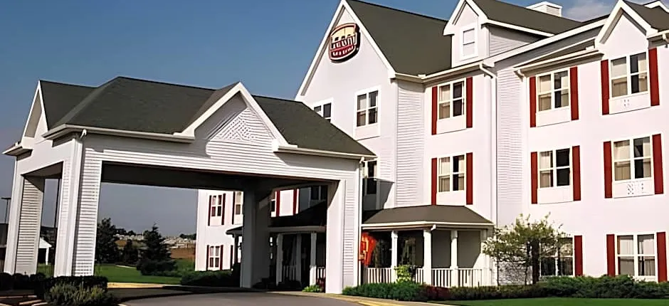 Lancaster Inn & Suites