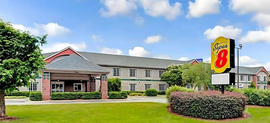 Super 8 by Wyndham Smithfield-Selma