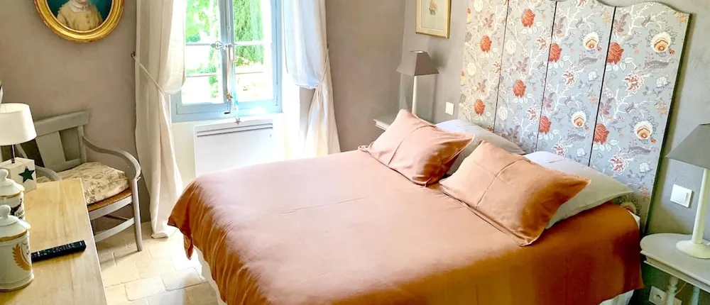House With 3 Bedrooms in Roussillon, With Wonderful Mountain View, Shared Pool, Enclosed Garden