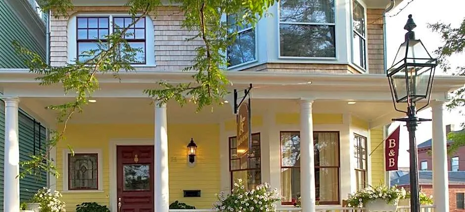 Almondy Inn Bed & Breakfast