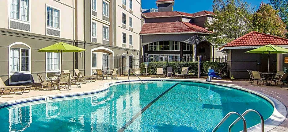 La Quinta Inn & Suites by Wyndham Atlanta Perimeter Medical Center