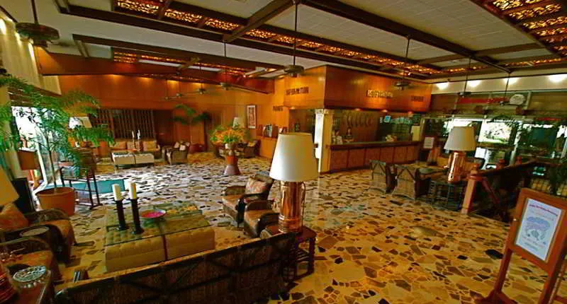 Oasis Hotel