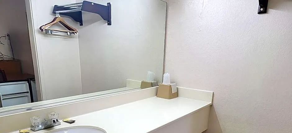 Studio 9 Inn & Suites