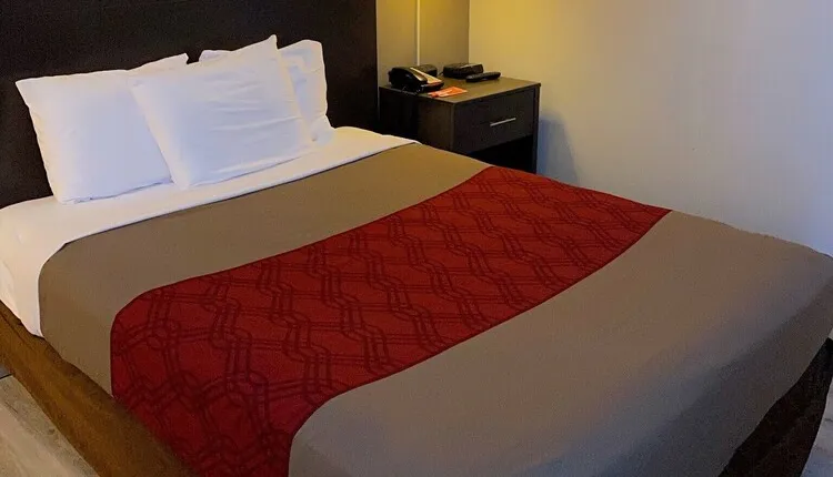 Econo Lodge Metro