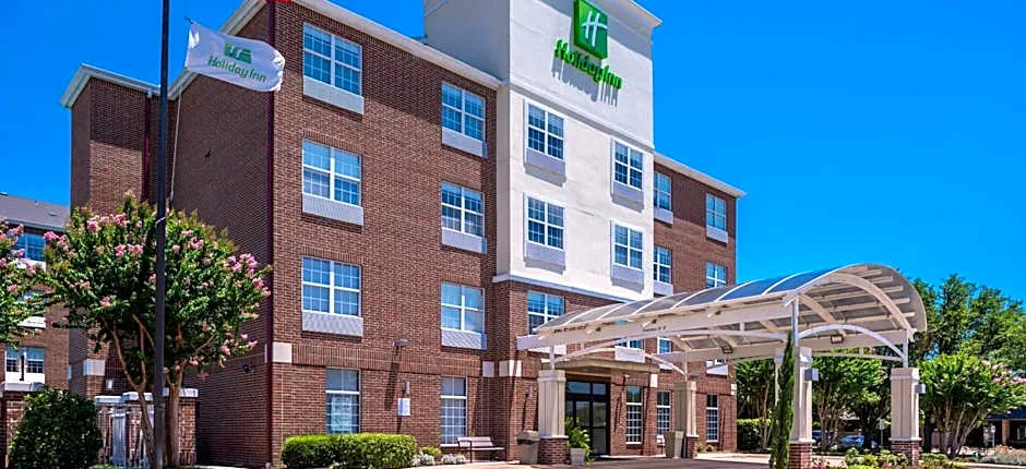 Holiday Inn and Suites Dallas-Addison By IHG