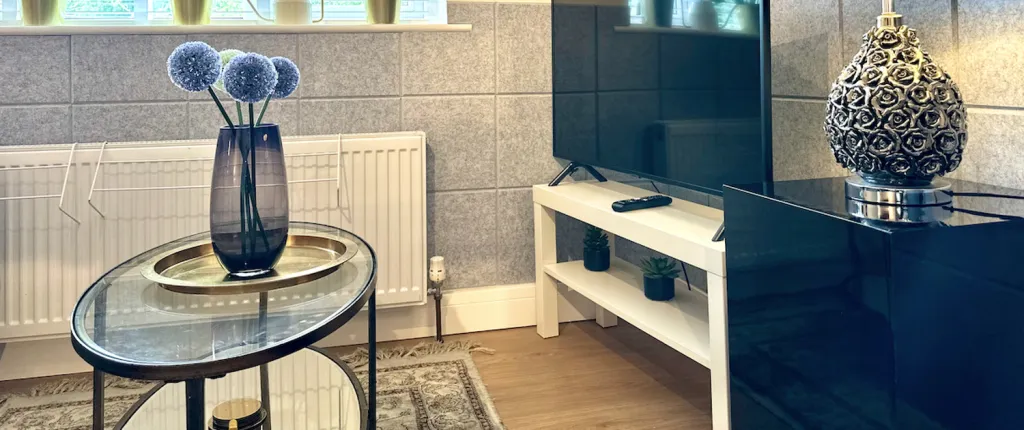 Damos Living - Superb Business En-Suite Studio Apartments