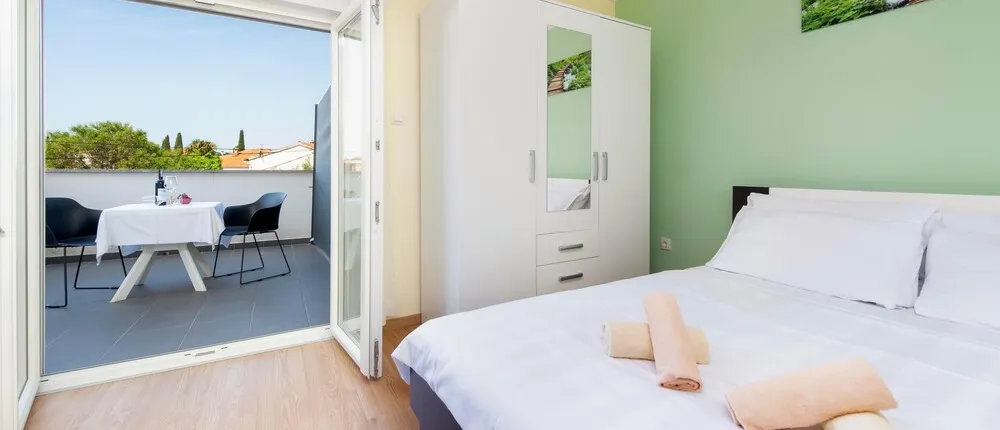APARTMENT SENA