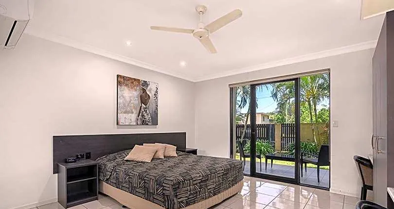 Western Gateway Motel and Apartments