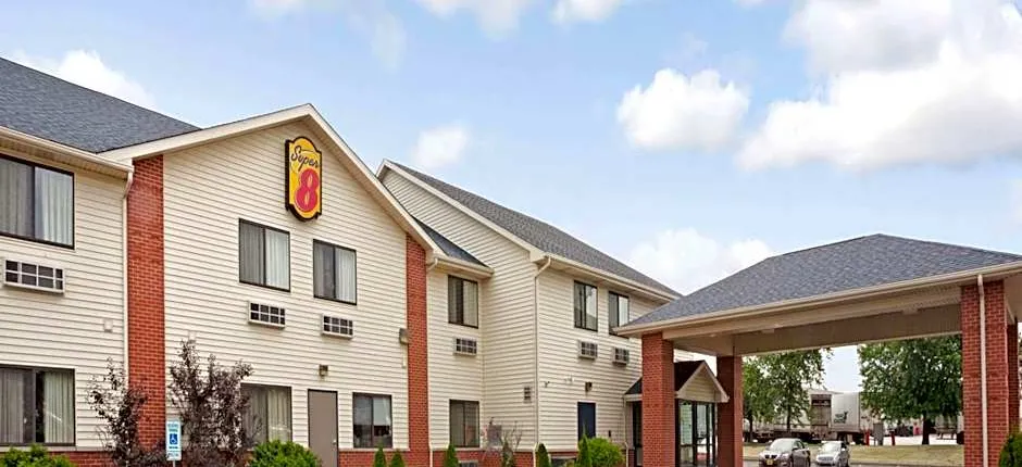 Super 8 by Wyndham Monee