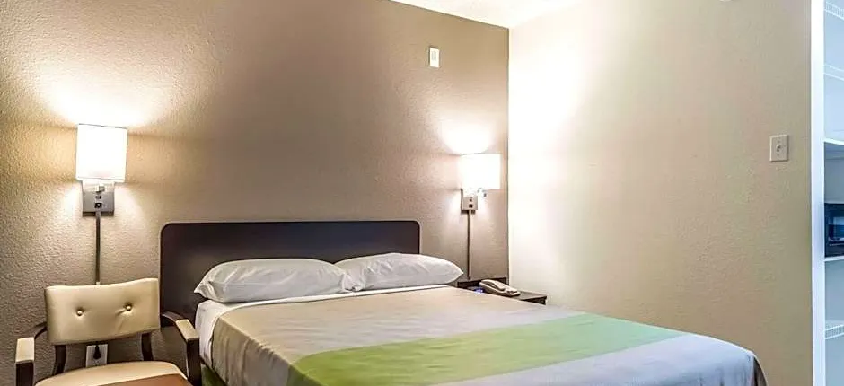 Studio 6-Dallas, TX - Northwest