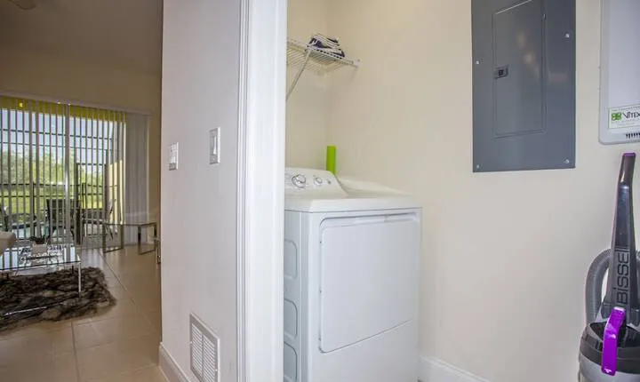 Fabulous Vacation Home w Screened Pool Close To Disney 146