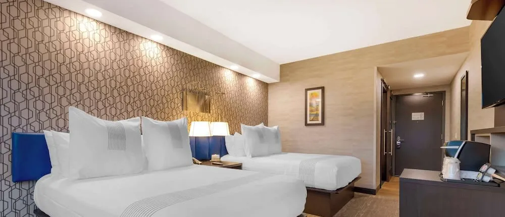 GLo Best Western Kanata Ottawa West