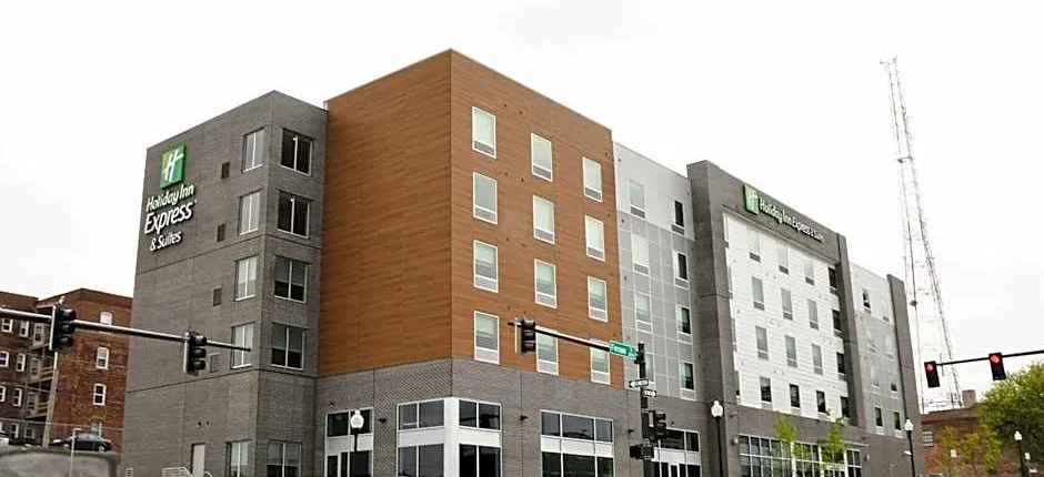 Holiday Inn Express & Suites Omaha Downtown - Old Market By IHG