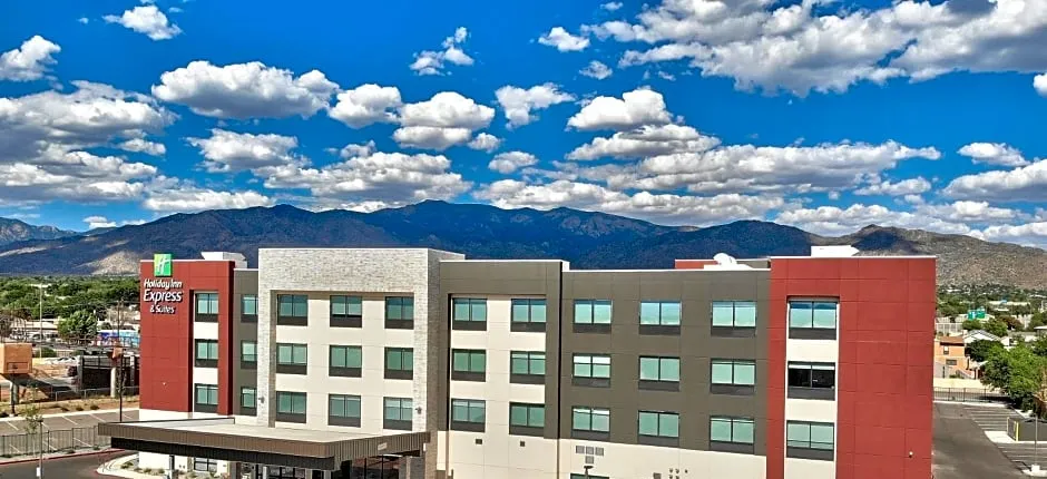 Holiday Inn Express And Suites Albuquerque East By IHG