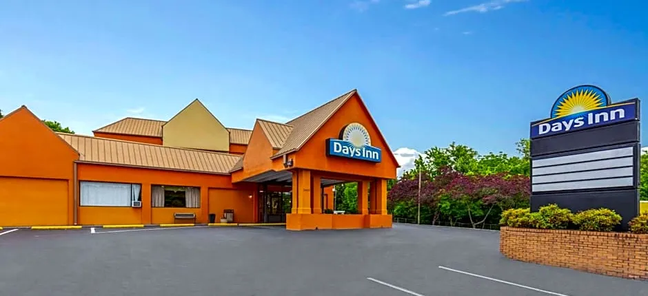 Days Inn by Wyndham Knoxville East