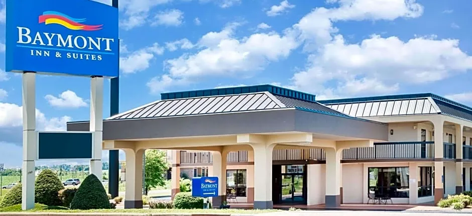 Baymont by Wyndham Clarksville Northeast