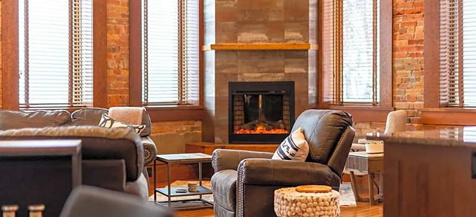 901 by Fernie Central Reservations