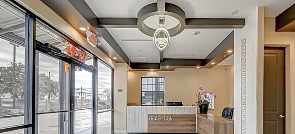 Comfeeni Inn and Suites