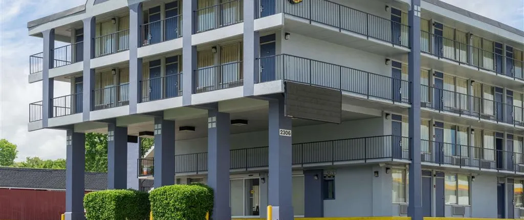 Super 8 By Wyndham Nashville Downtown