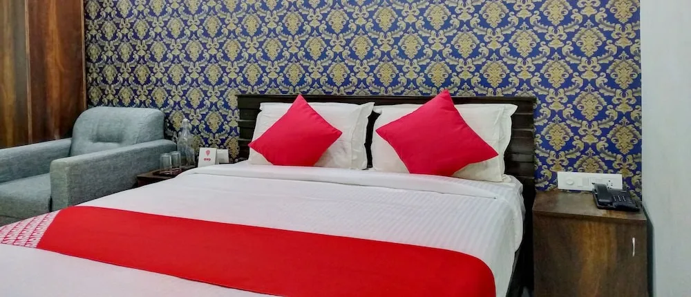 OYO 10521 GCK Suites
