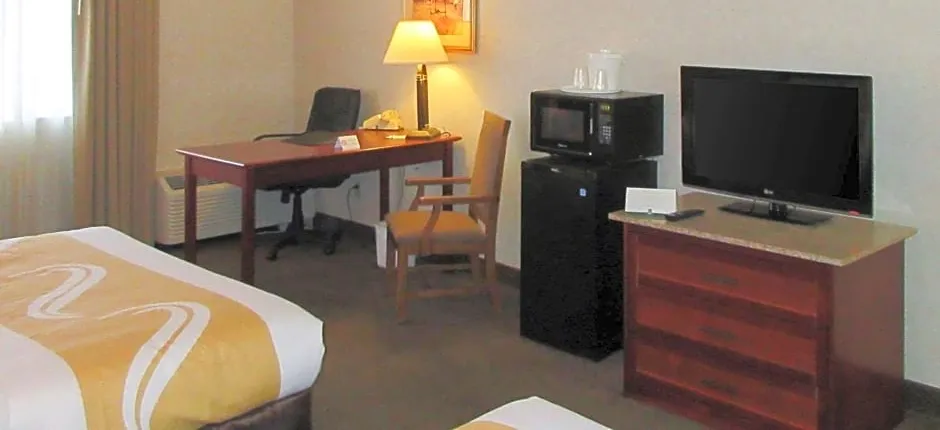 Quality Inn & Suites Albuquerque Downtown - University