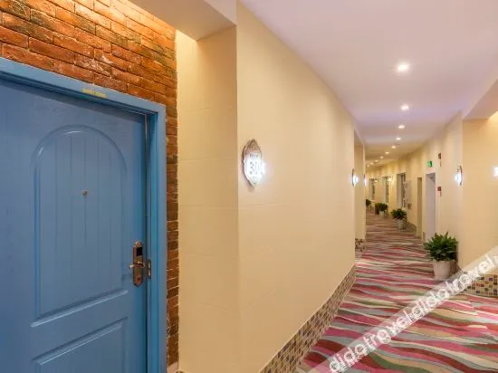 Blue Dream Bay Themed Hotel