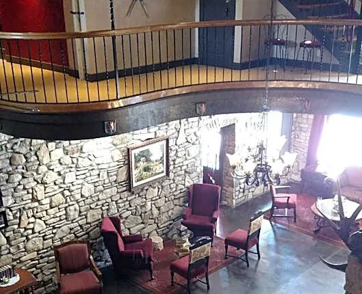 The Old English Inn
