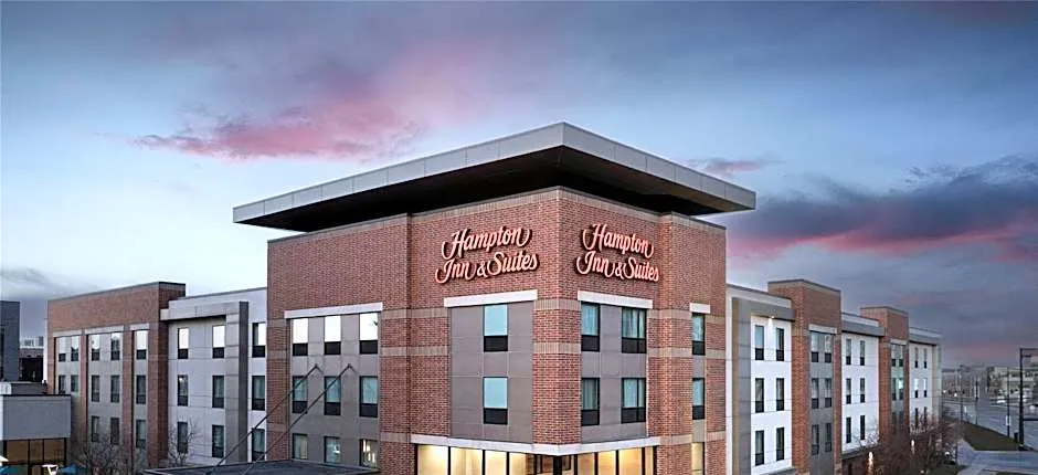 Hampton Inn By Hilton And Suites Omaha Downtown