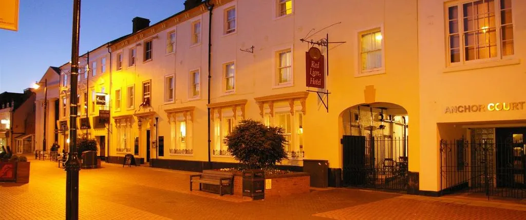 THE RED LION HOTEL