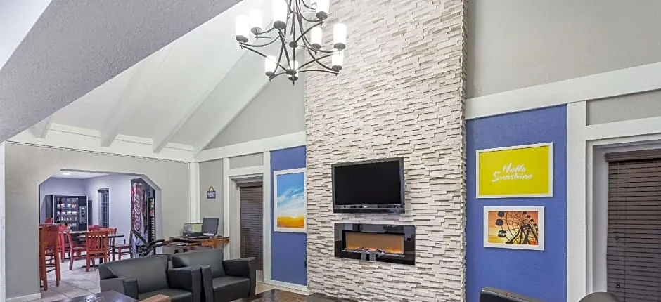 Days Inn by Wyndham College Park Airport Best Road