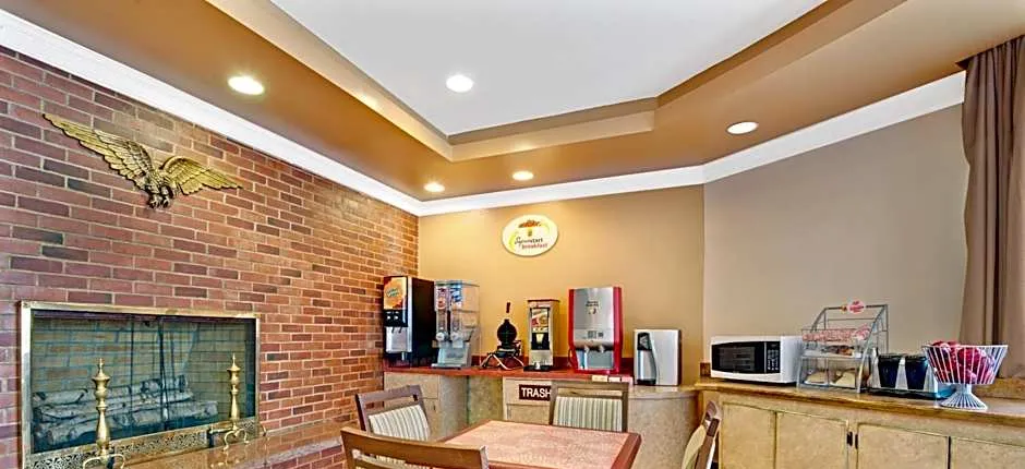 Super 8 by Wyndham Milford/New Haven