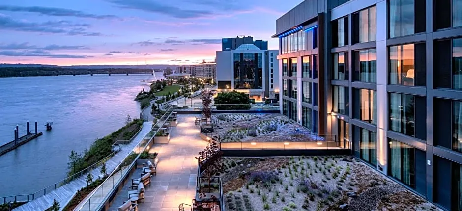 AC Hotel by Marriott Vancouver Waterfront