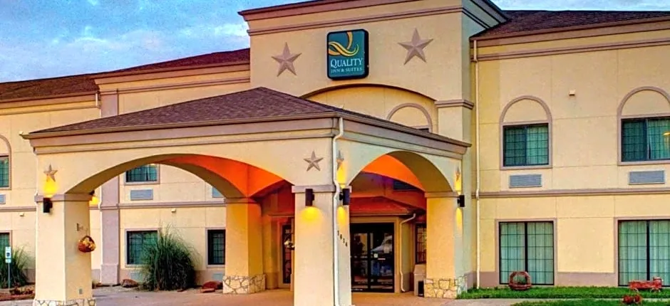 Quality Inn & Suites Glen Rose