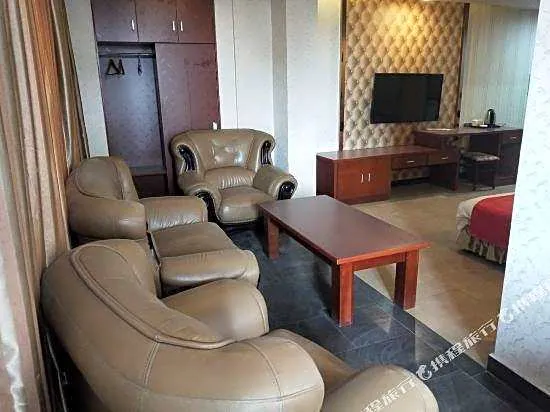 Huayi hotel (korla railway station store)