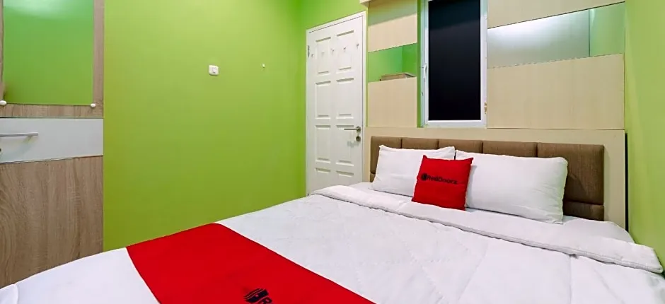 RedDoorz near Stasiun Palmerah