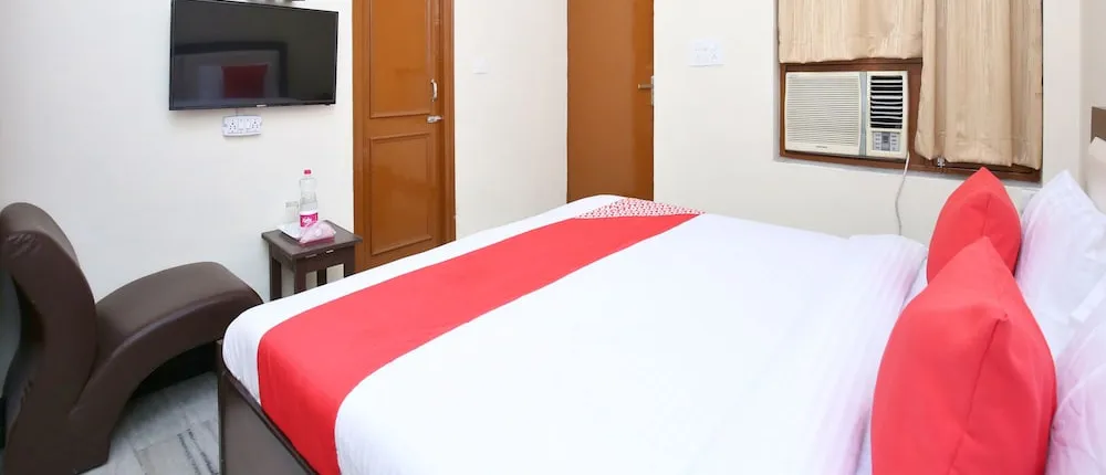 OYO 14326 Hotel D Plaza